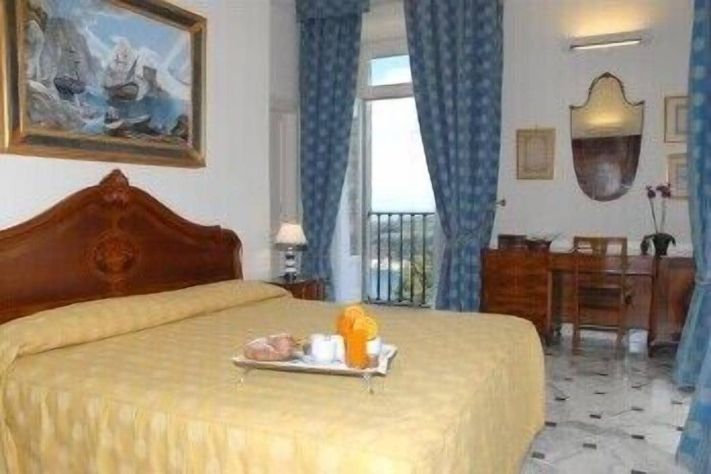 DELUXE, DOUBLE BED