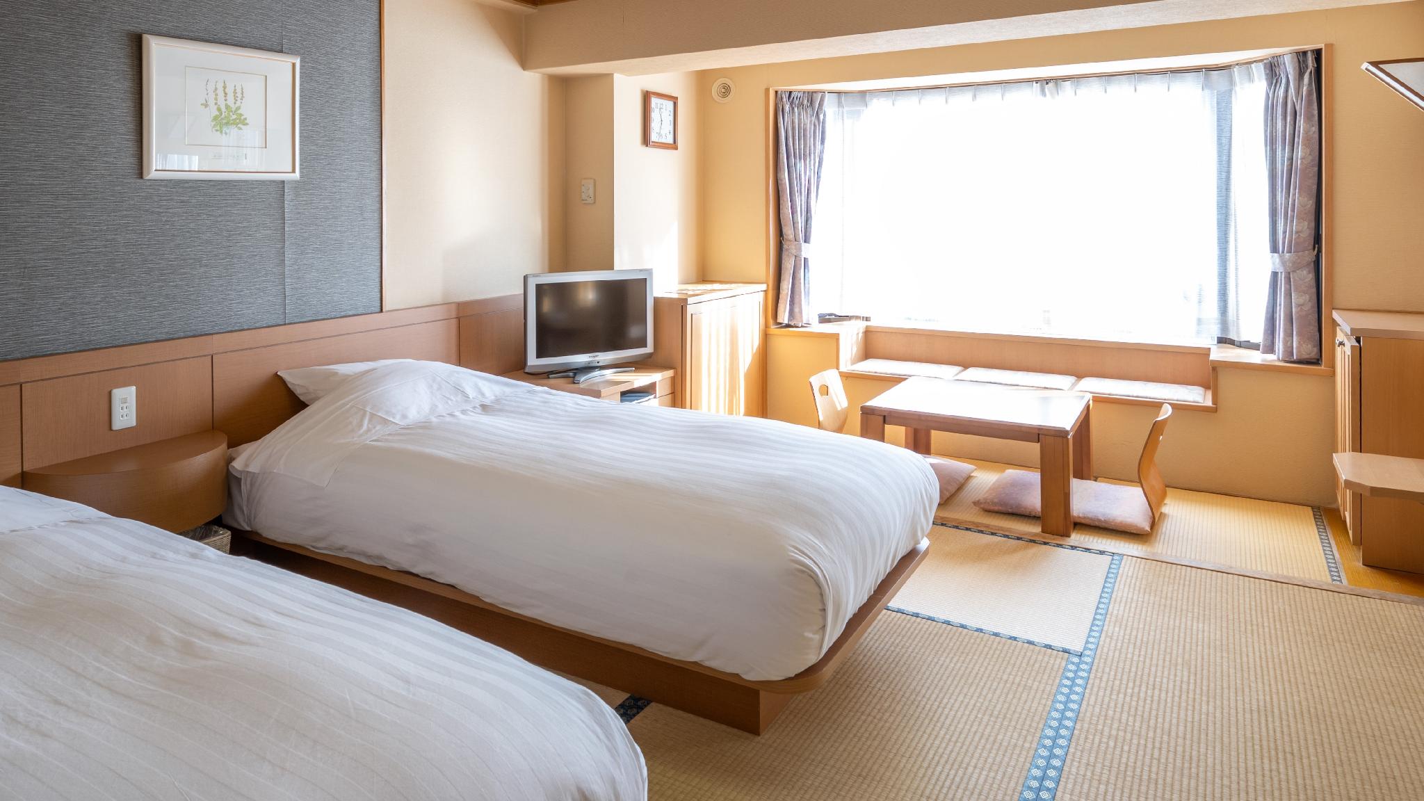 Japanese, Twin Beds, Mountain Side