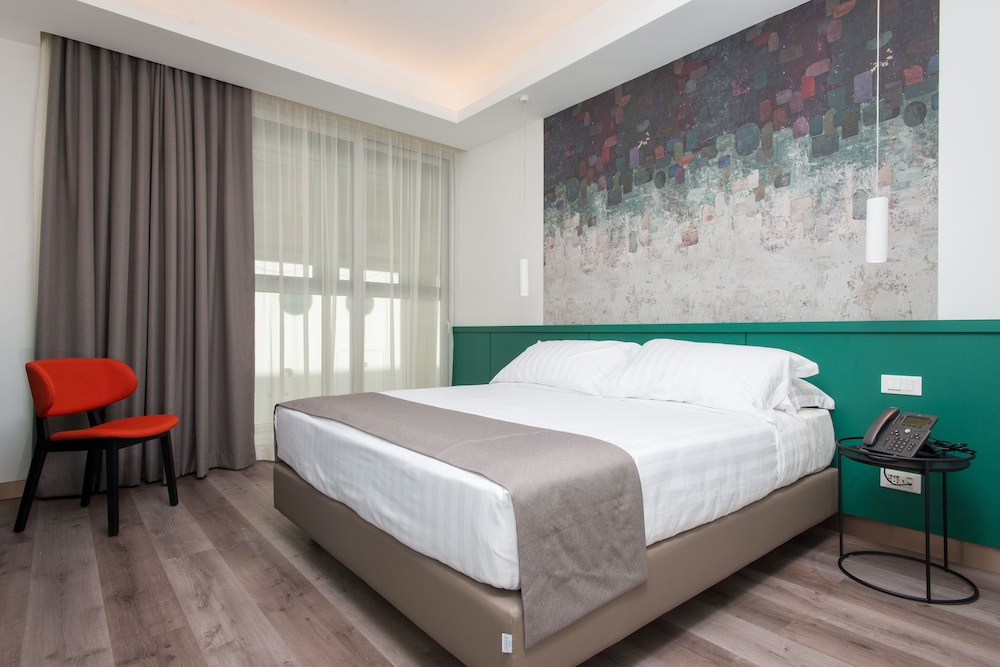 Smart Hotel - Naples Harbour 12/71