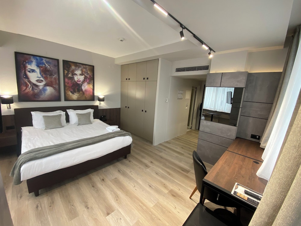 Queen S Hotel Skopje 12/49