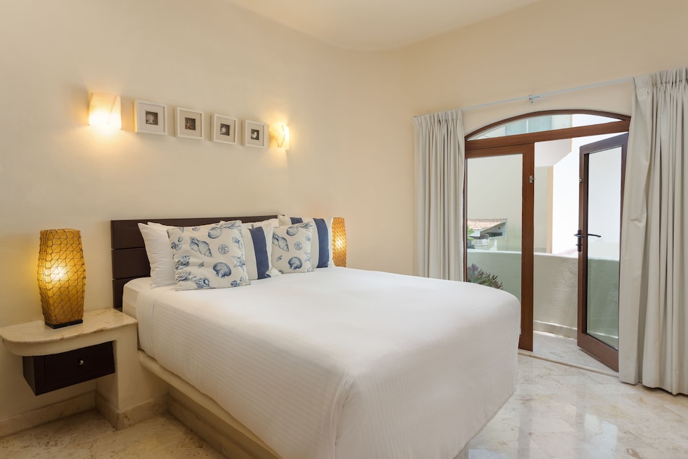 Porto Playa Condo Hotel And Beachclub 10/50