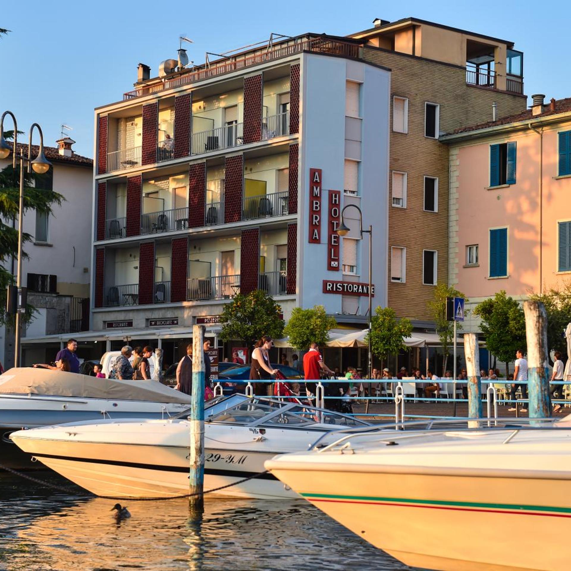 Ambra Hotel 24/26