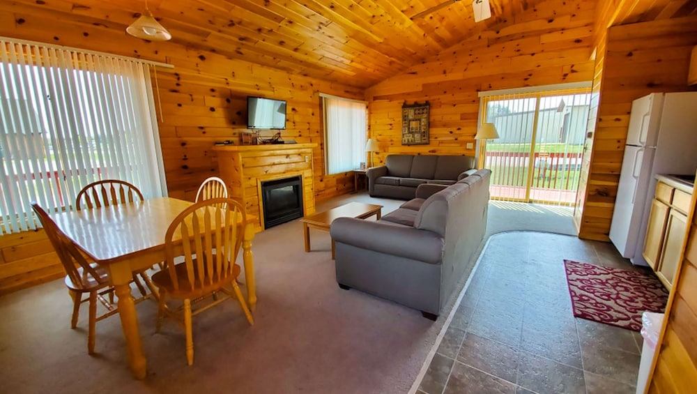 Jasper Ridge Inn Ishpeming 63/75