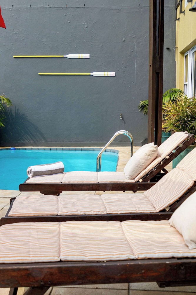 Royal Boutique Hotel 49/53