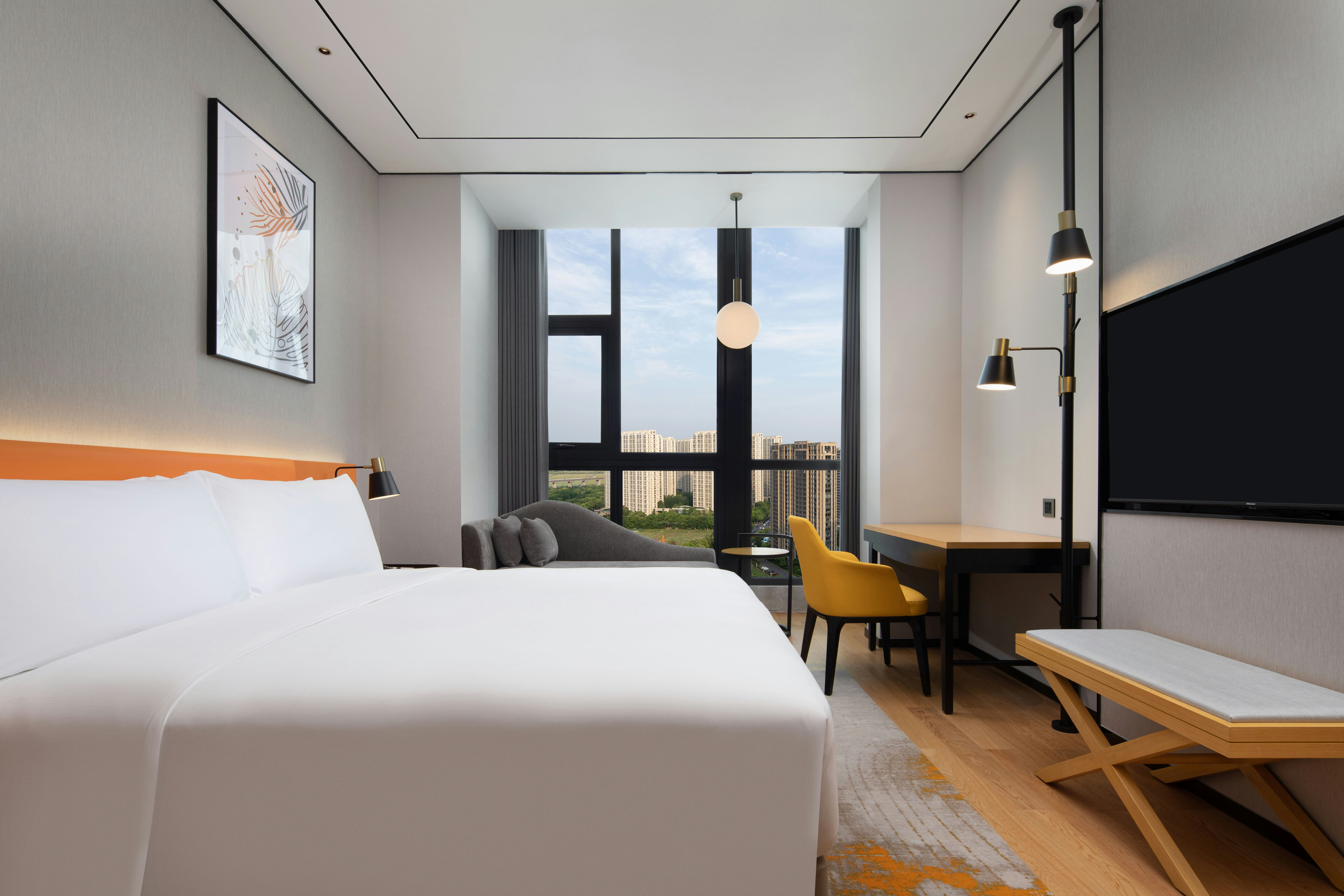 GUEST ROOM, KING BED