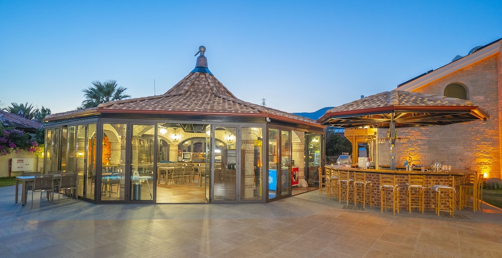 Dalyan Live Spa Resort Hotel