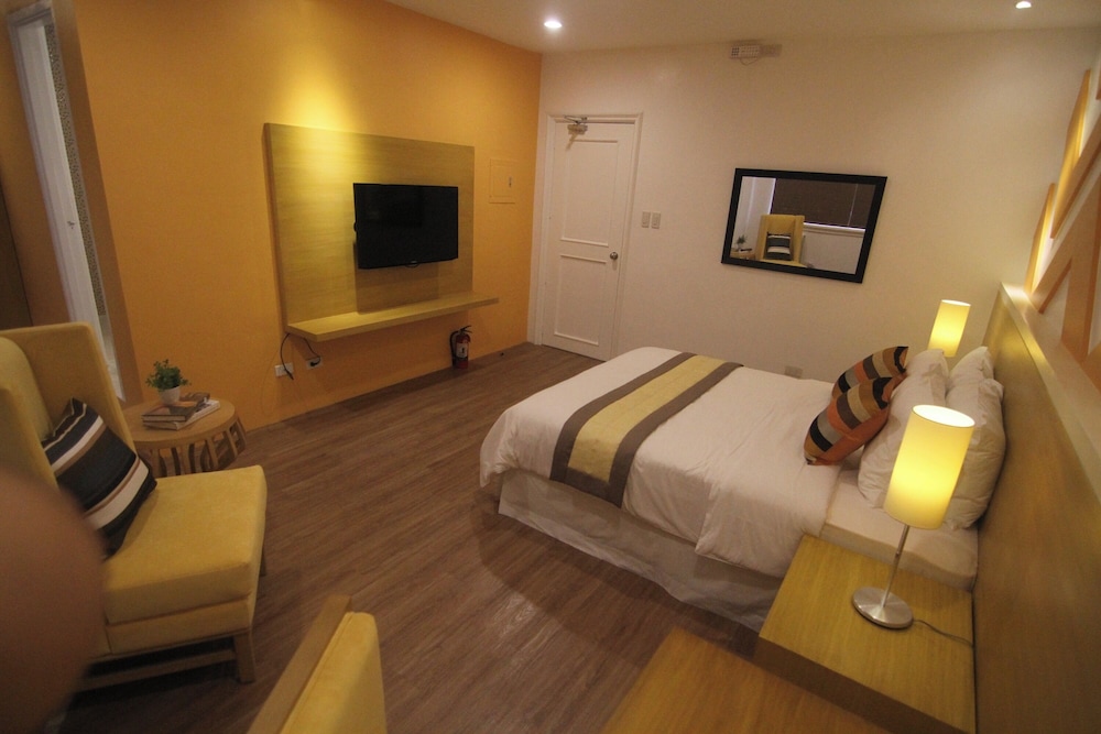 Bryan Condominium Suites 44/66