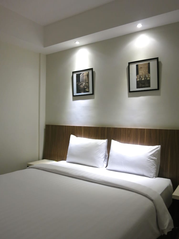 Hart Hotel 9/39