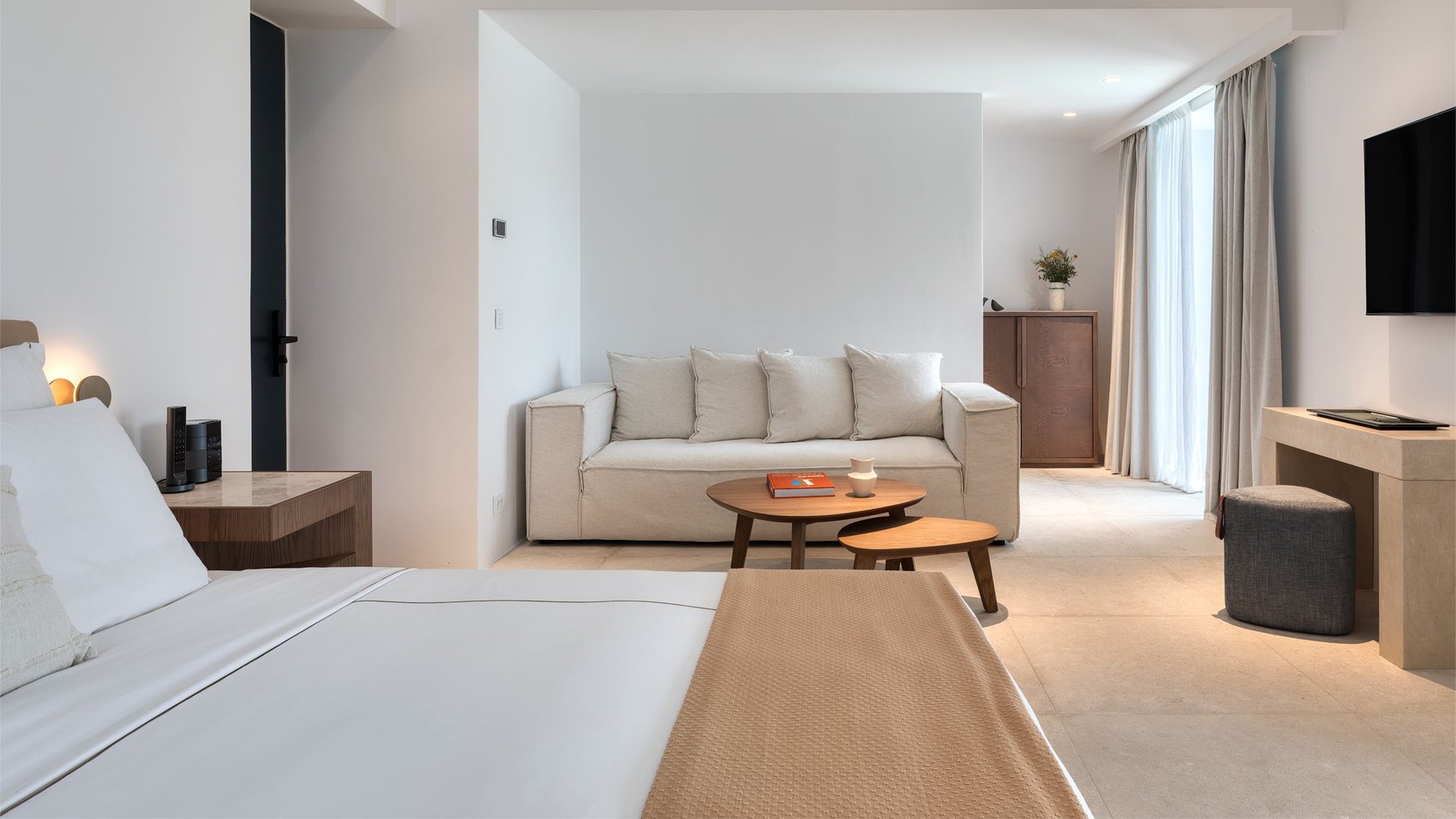 POOL, SUITE, TERRACE