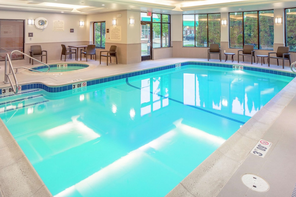 Hilton Garden Inn Plymouth, MA 2/48