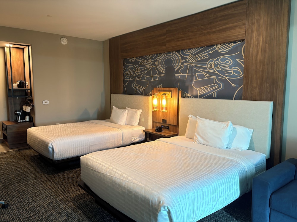La Quinta Inn Suites By Wyndham Nashville Downtown Stadium 19/52