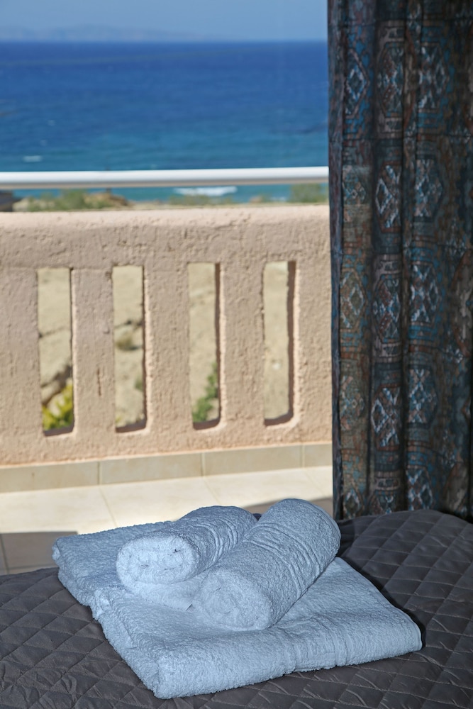 Sea Breeze Hotel 10/20