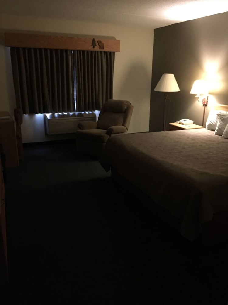 Mooselake Lodge 21/30