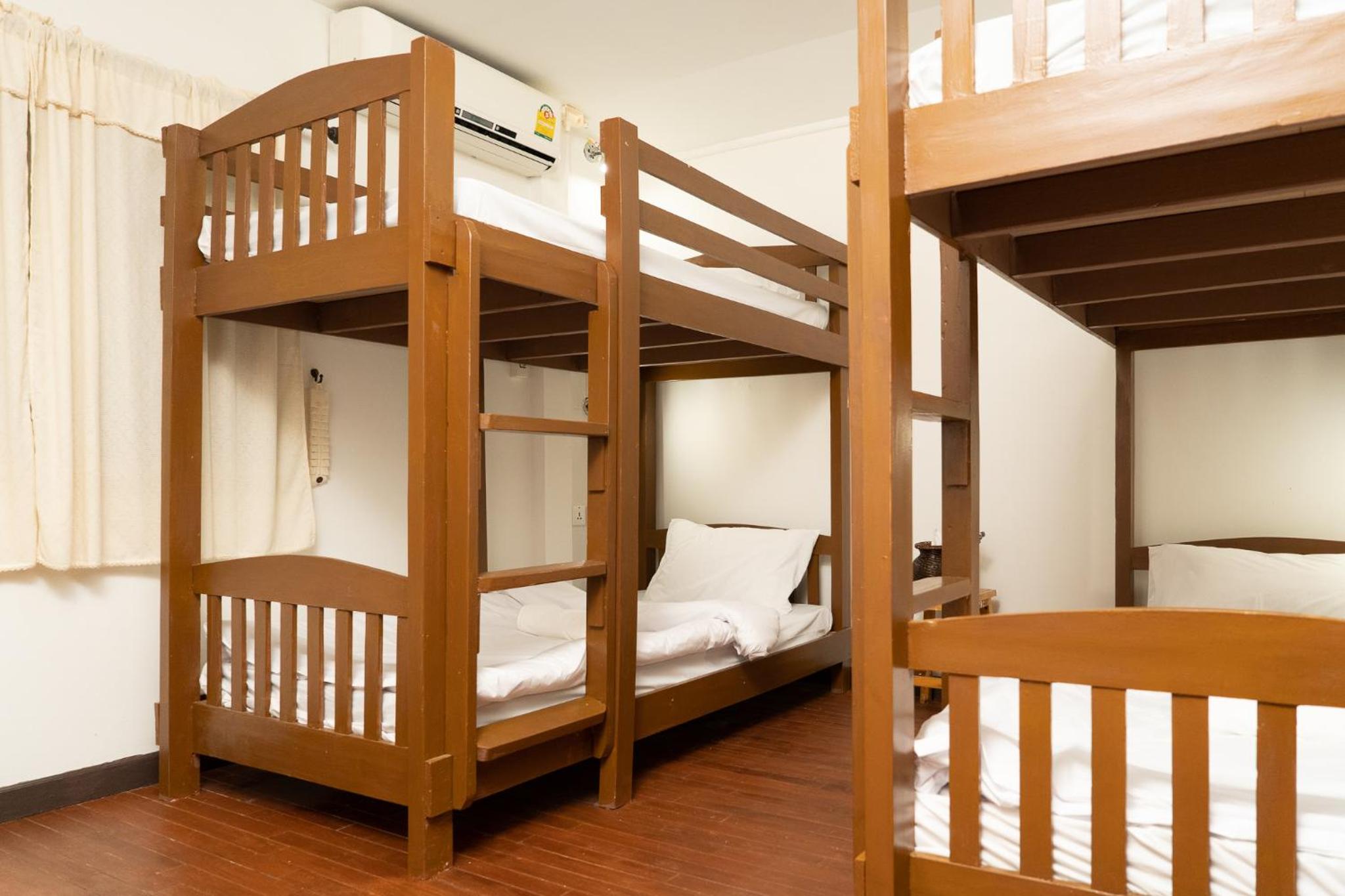 Female Dorm, Female Only