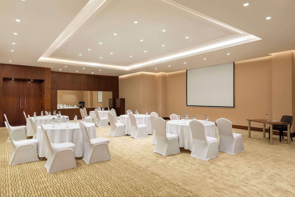 Radisson Hotel Muscat Panorama 58/70