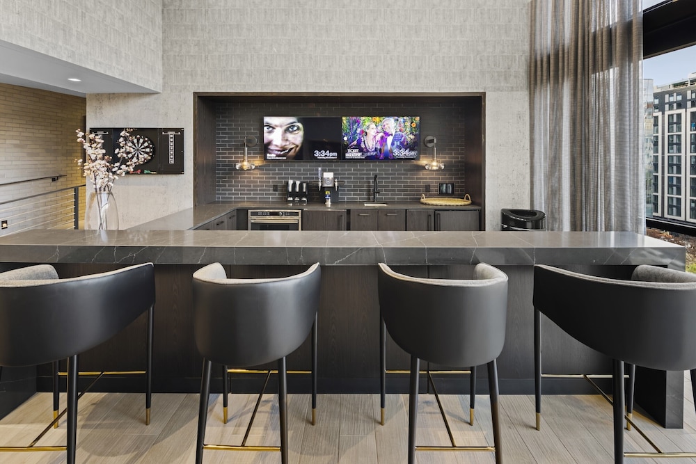 Global Luxury Suites at Capitol Hill 35/49