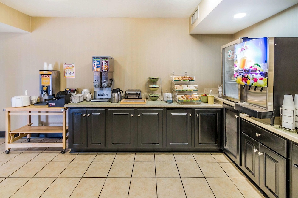 Quality Inn Savannah I 95 10/41