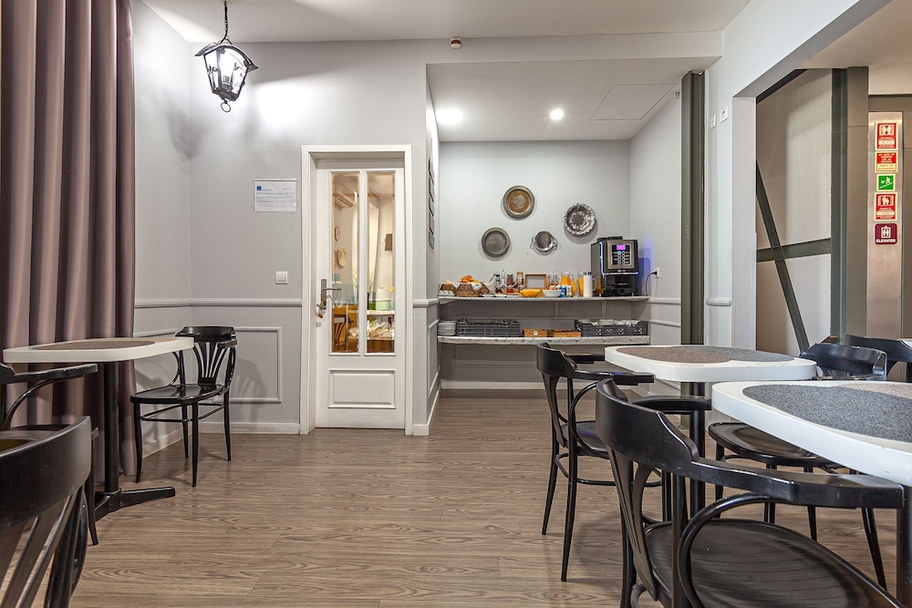 Cristal Guest House 55/63