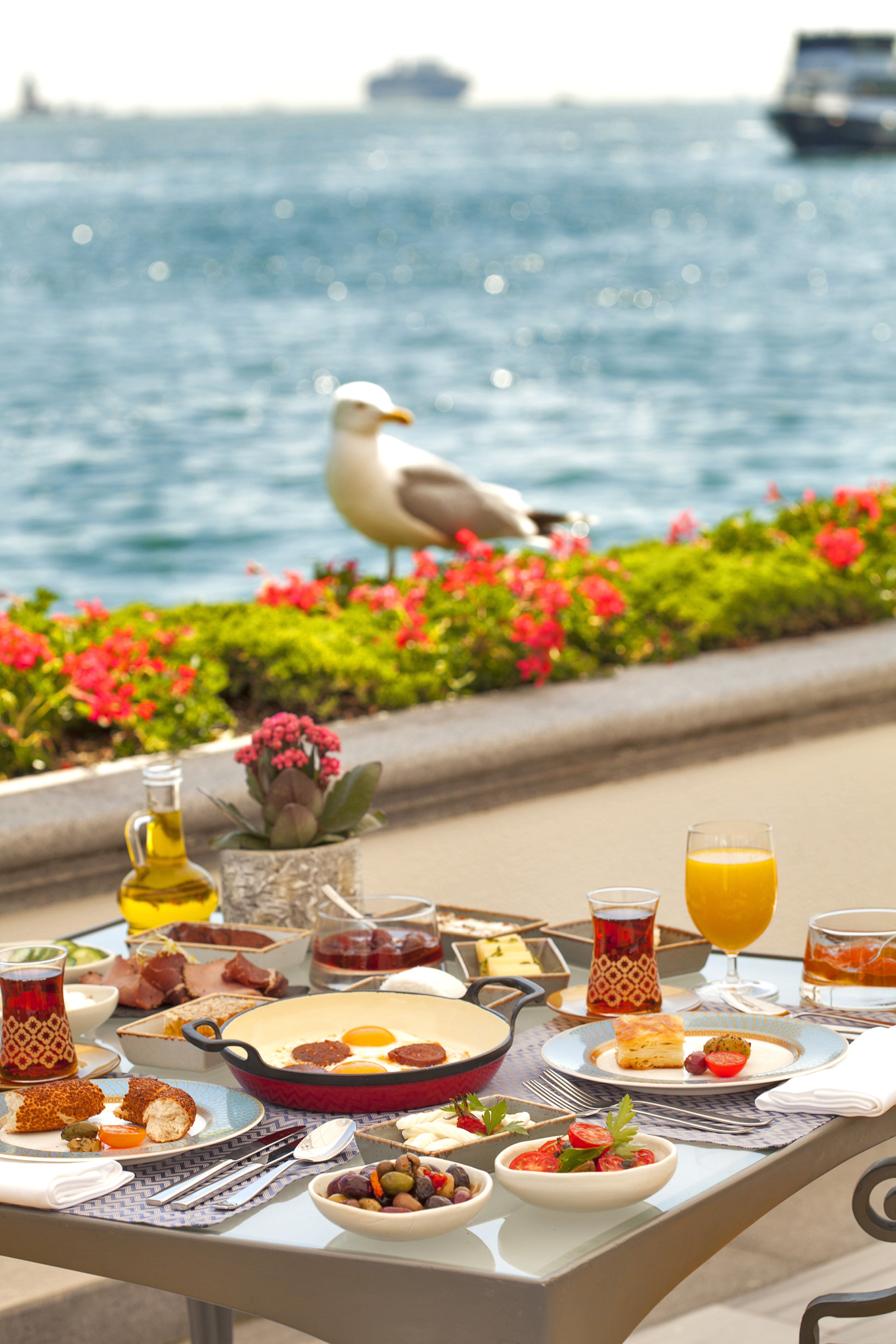 Four Seasons Hotel Istanbul at the Bosphorus 63/80