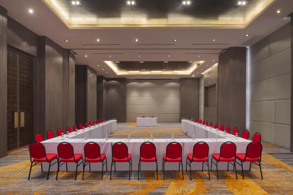 Radisson RED Phuket Patong Beach 37/48