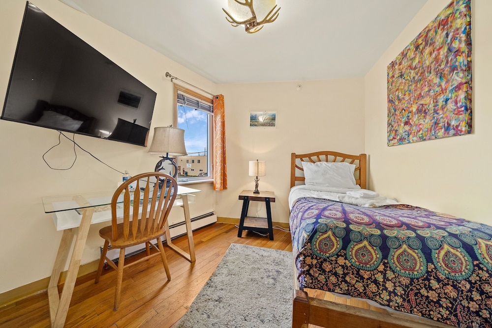 Qupqugiaq Inn 34/61
