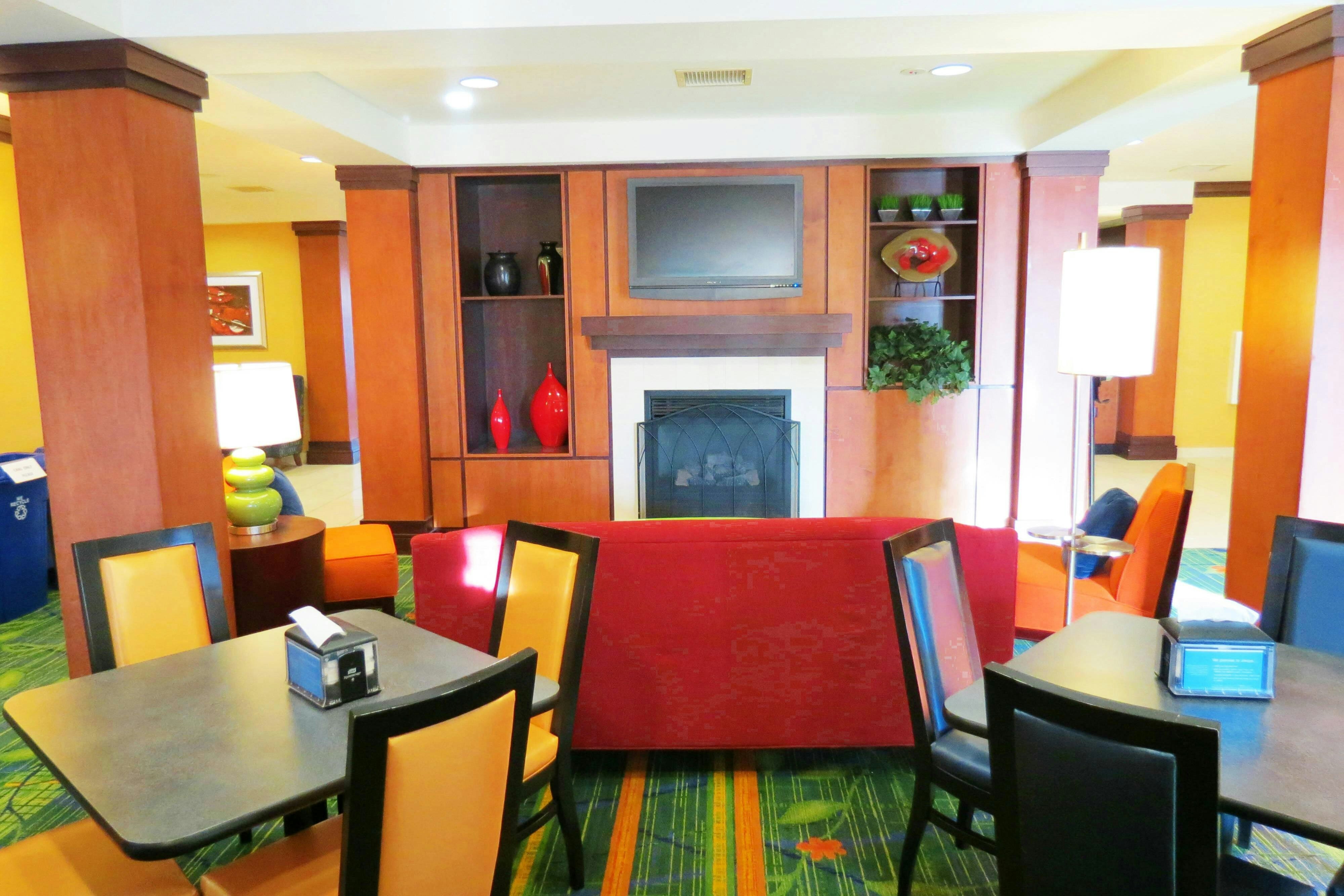 Fairfield Inn Suites By Marriott Mt Vernon Rend Lake 32/39