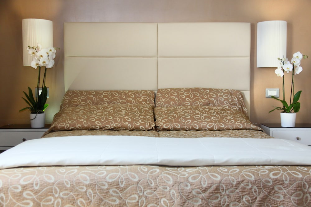 Regit Hotel 12/34