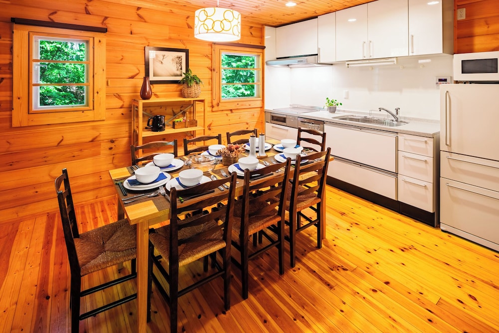 Phoenix Chalets 39/50