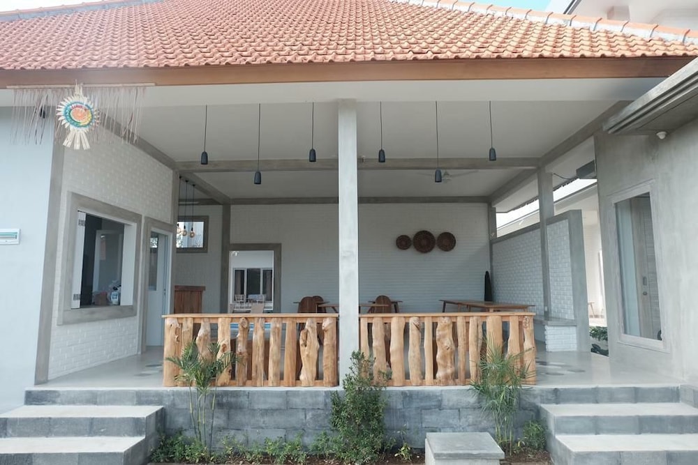 Berawa Dini Guesthouse photo1