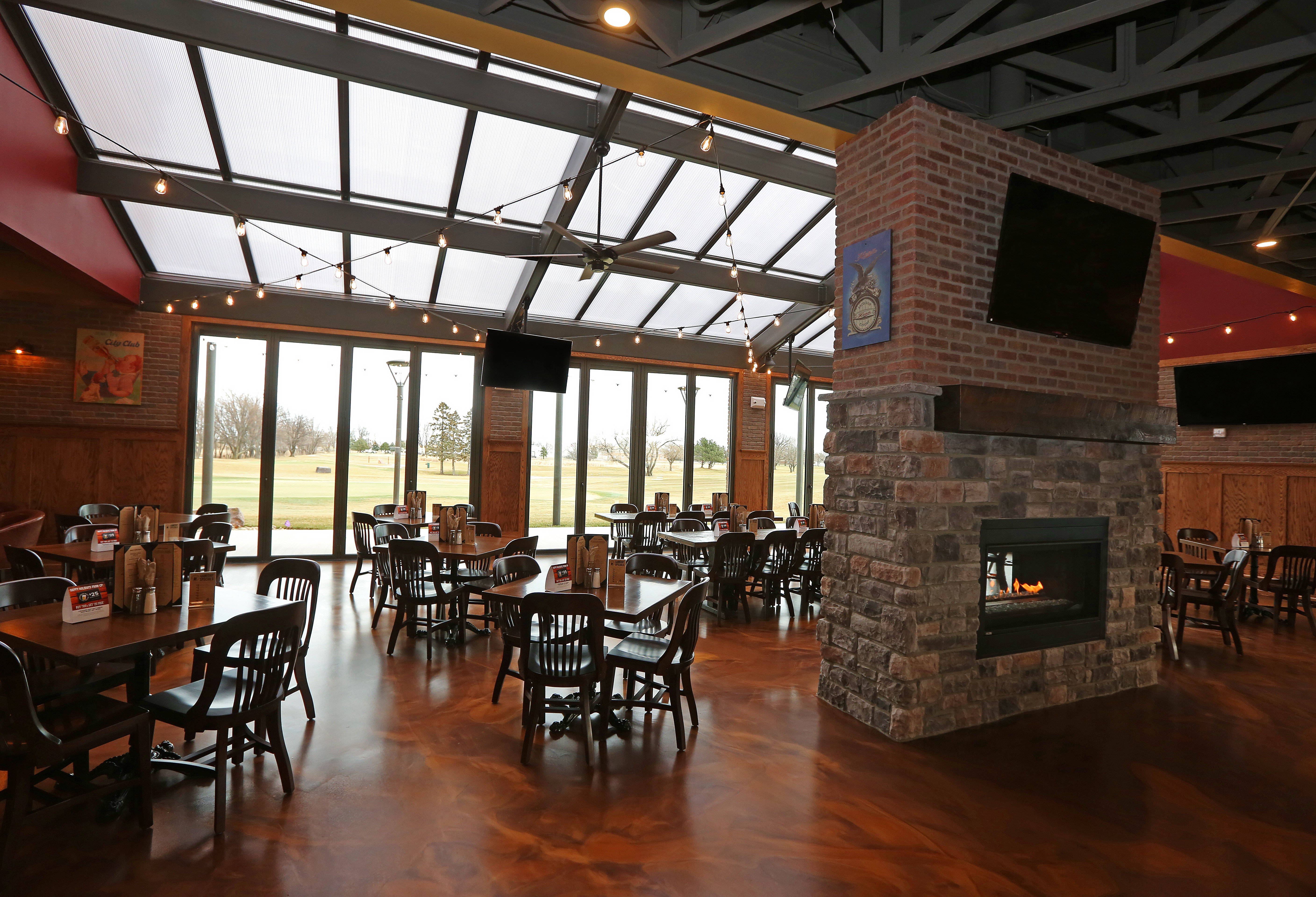 Holiday Inn Hotel And Suites Sioux Falls Airport 42/57