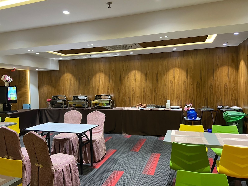 The Byke Delotel, Borivali 28/39