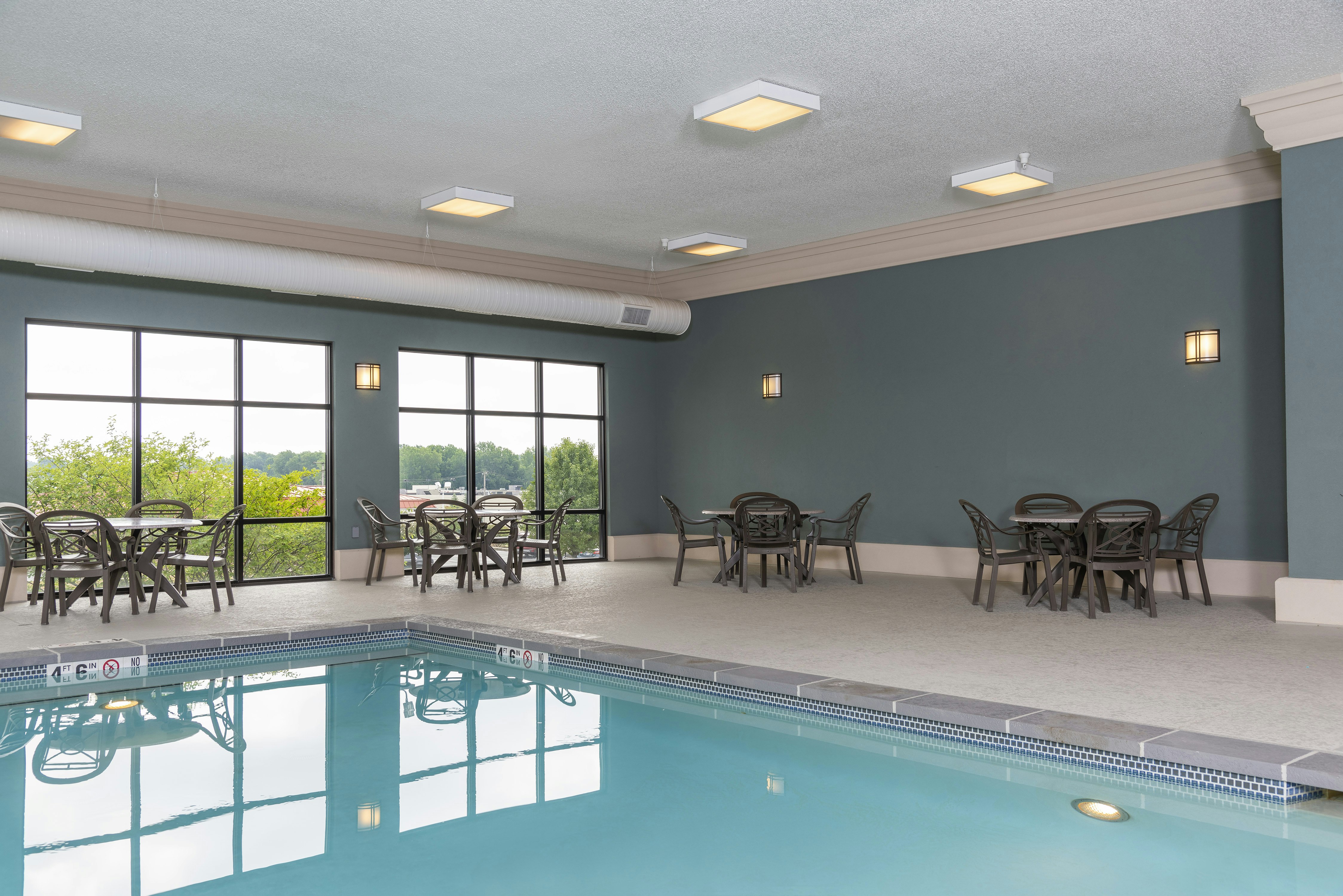 Hampton Inn Warsaw 15/35