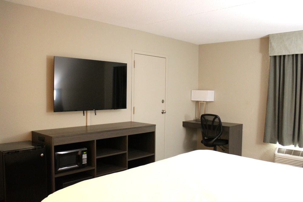 Super 8 by Wyndham Lamar 37/46