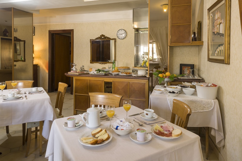 Cacciani Hotel 35/48