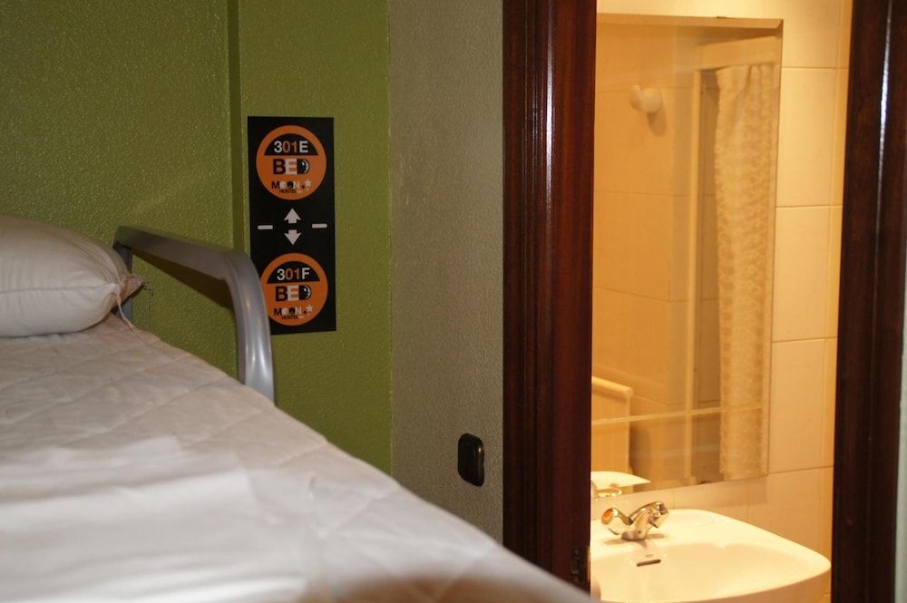 Moon Hostel Bio 34/34