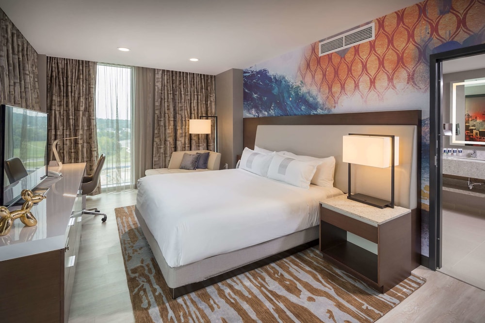The Summit Hotel 11/62