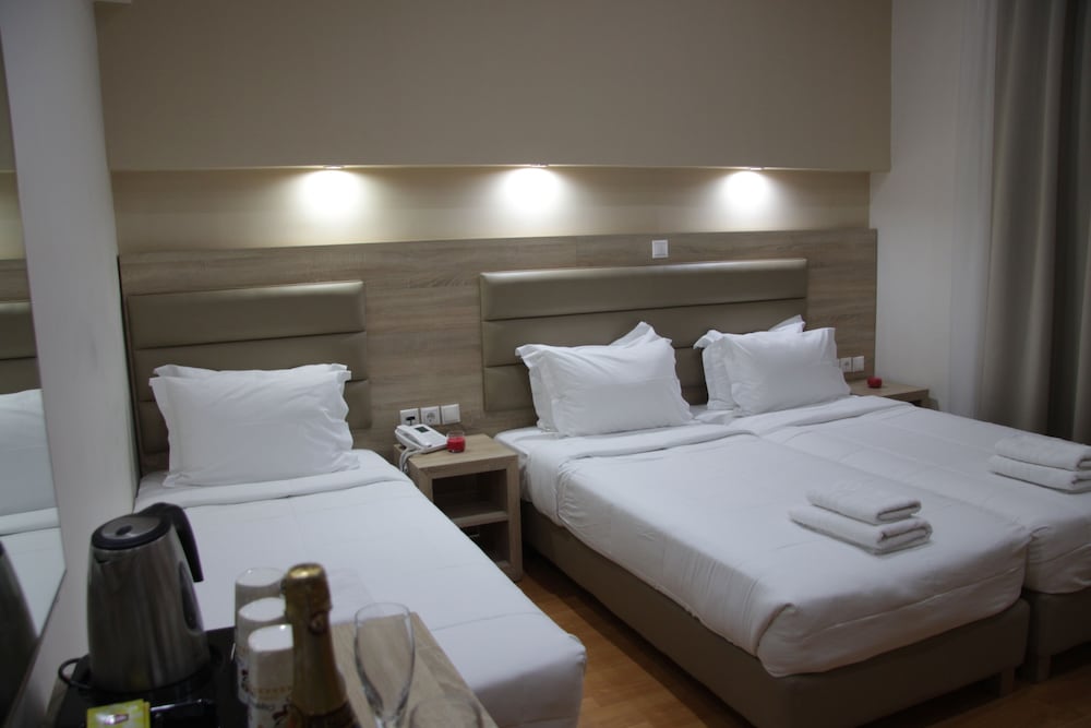 ROOM, TRIPLE
