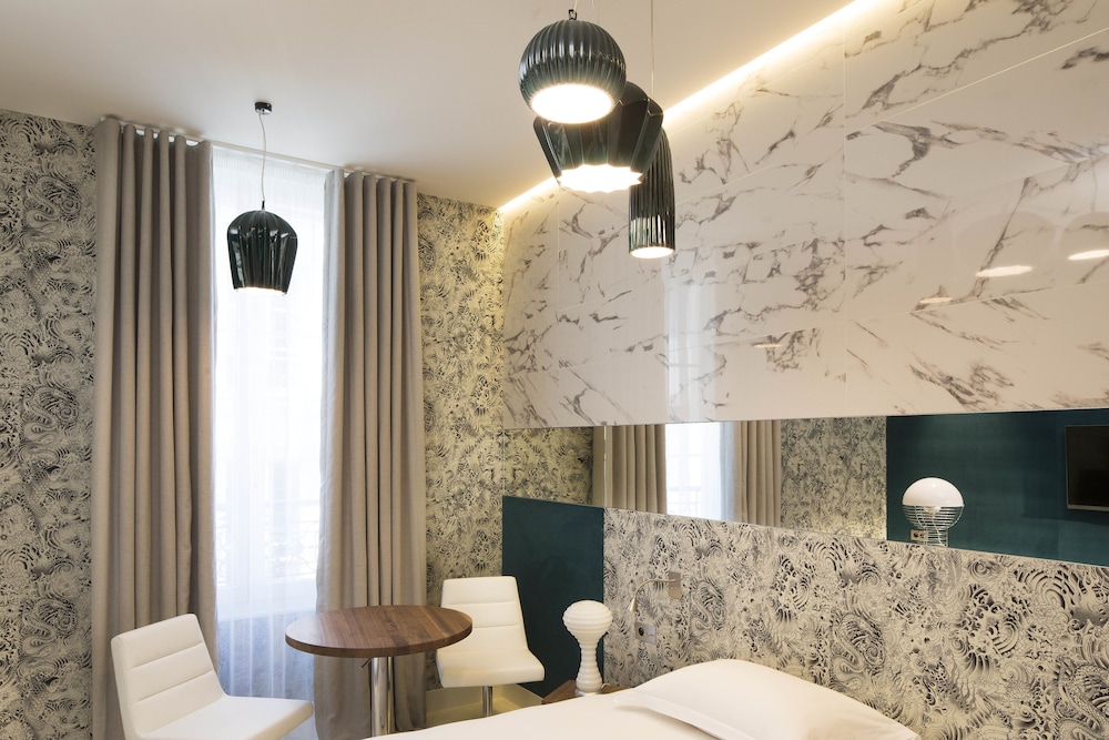 Hotel Dupond Smith 6/67