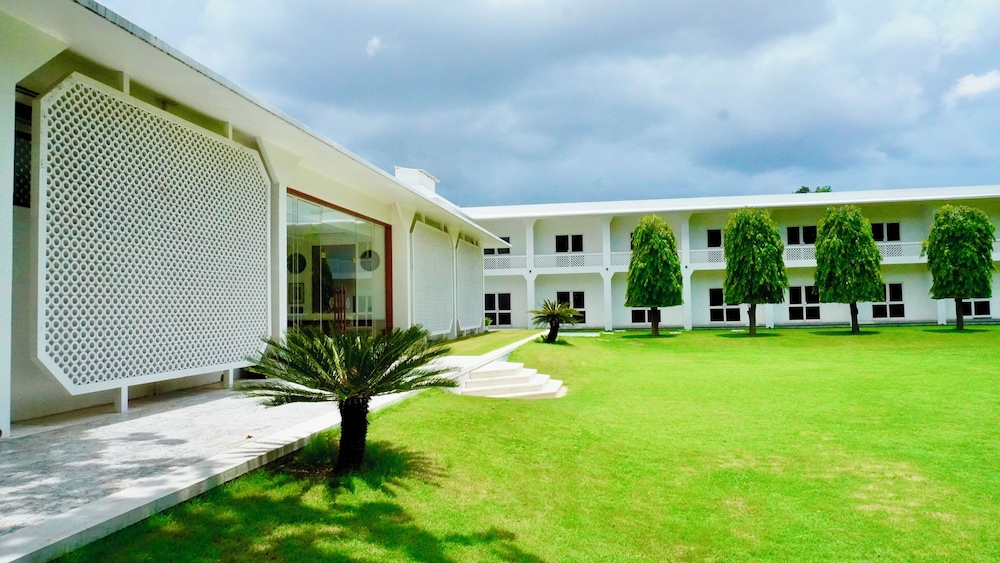 Hotel Chandela Khajuraho 42/50