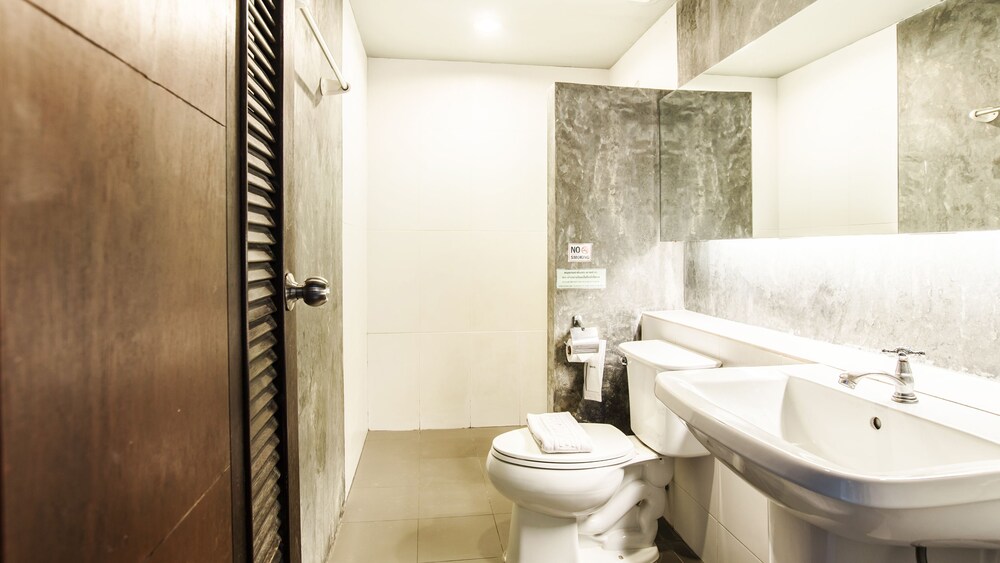 B2 Green Boutique & Budget Hotel 59/62