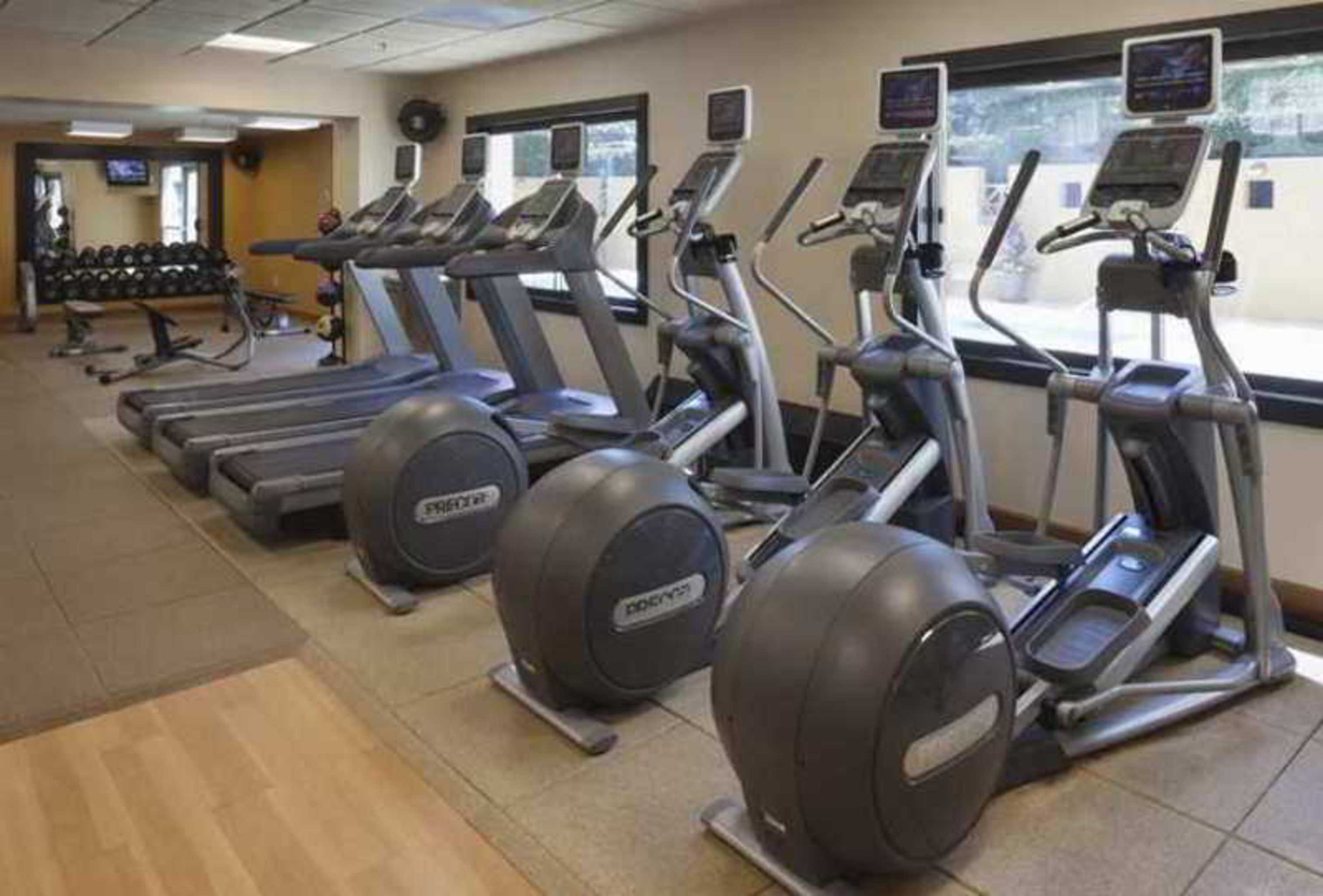 DOUBLETREE BY HILTON HOTEL CHARLOTTE 40/76