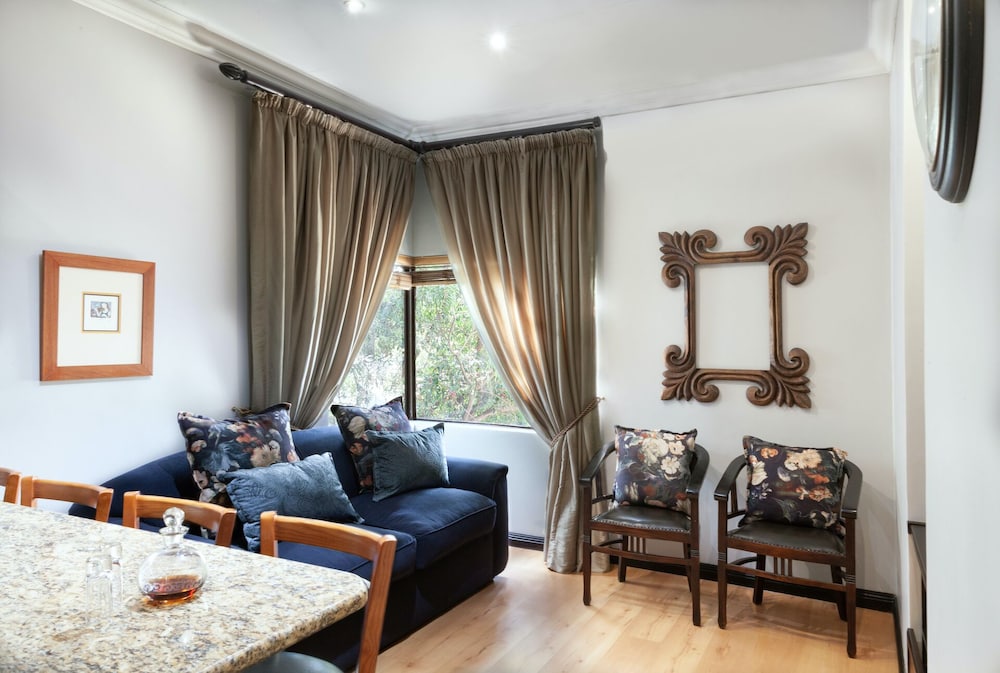 InnJoy Boutique Hotel 30/50
