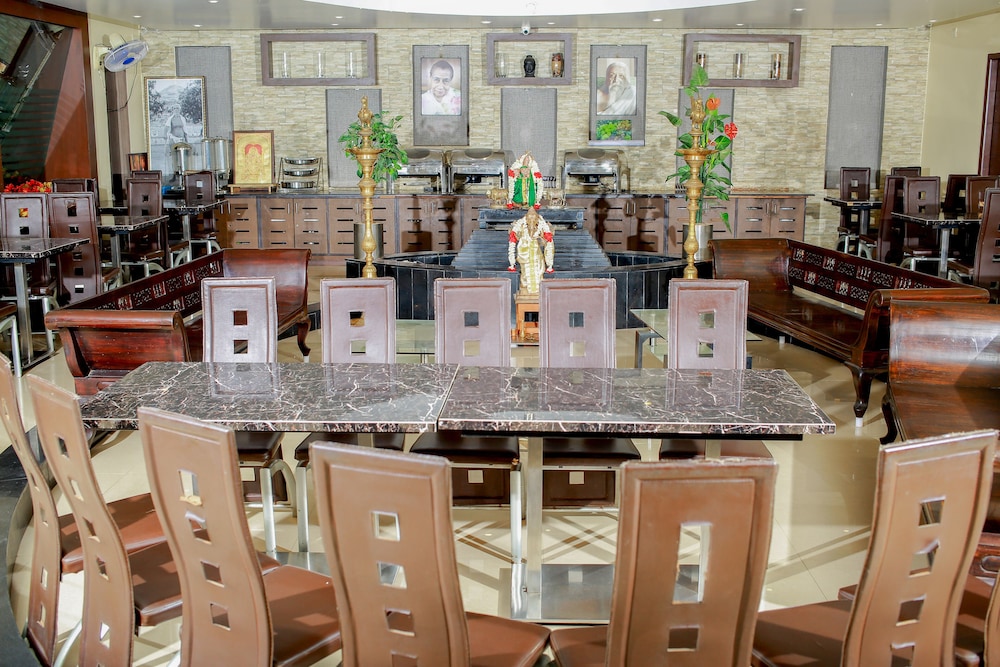 Hotel Abi Krishna 29/40