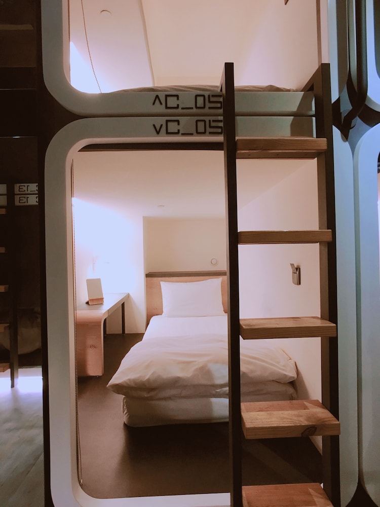Taiwan Youth Hostel & Capsule Hostel 10/81