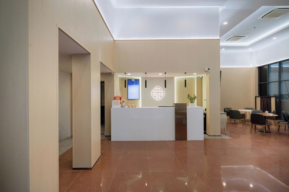Twins Hotel 5/48