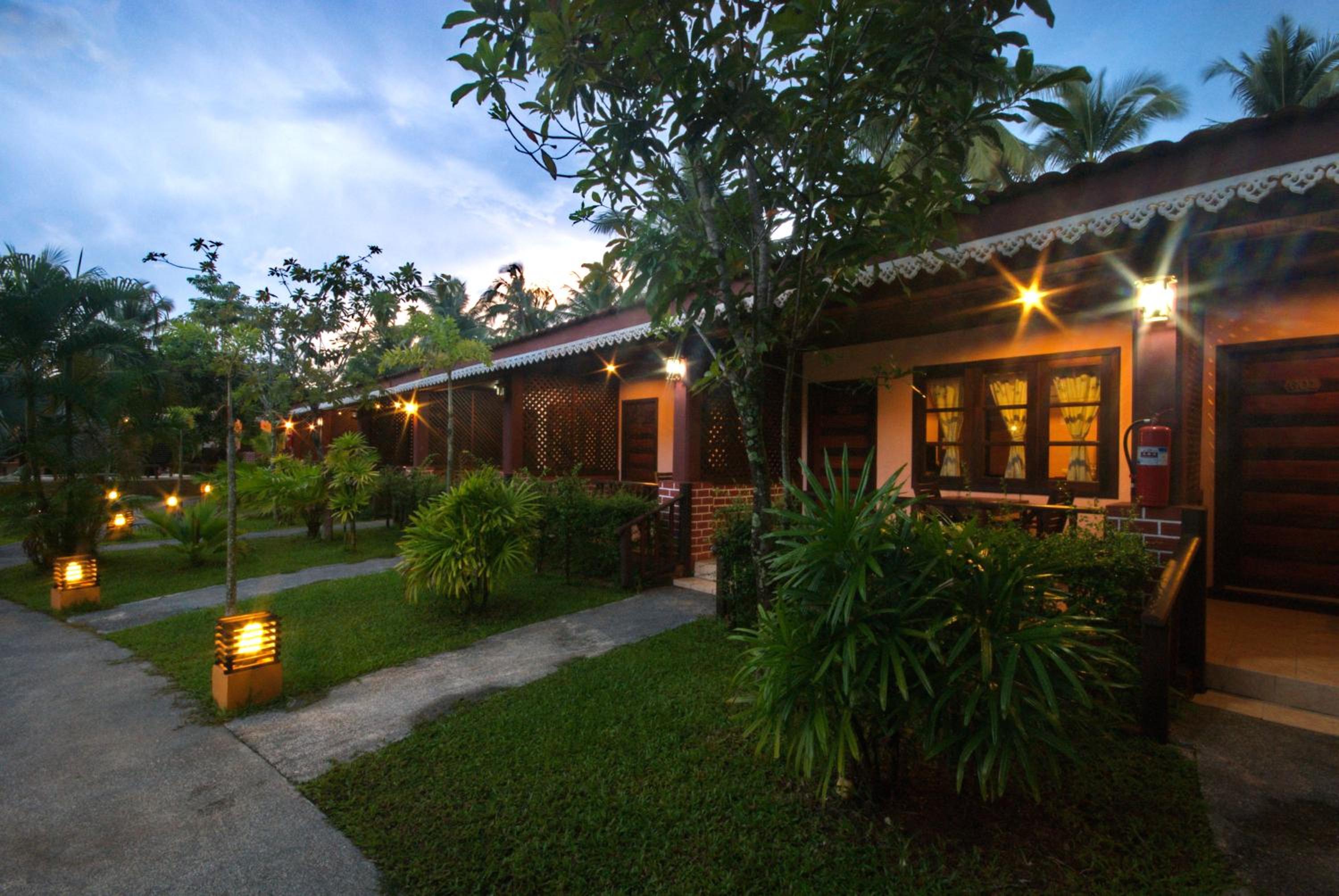 Sangsawan Palace Khaolak Hotel 4/98
