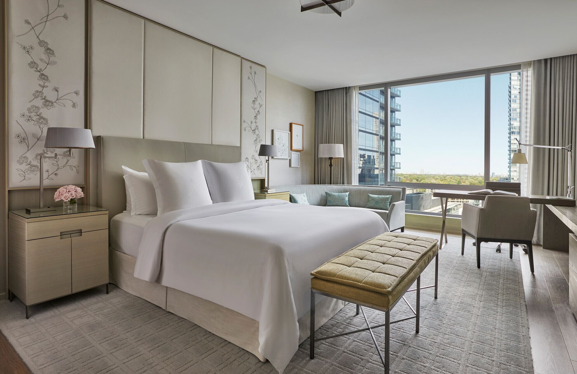 YORKVILLE, PREMIER, KING BED