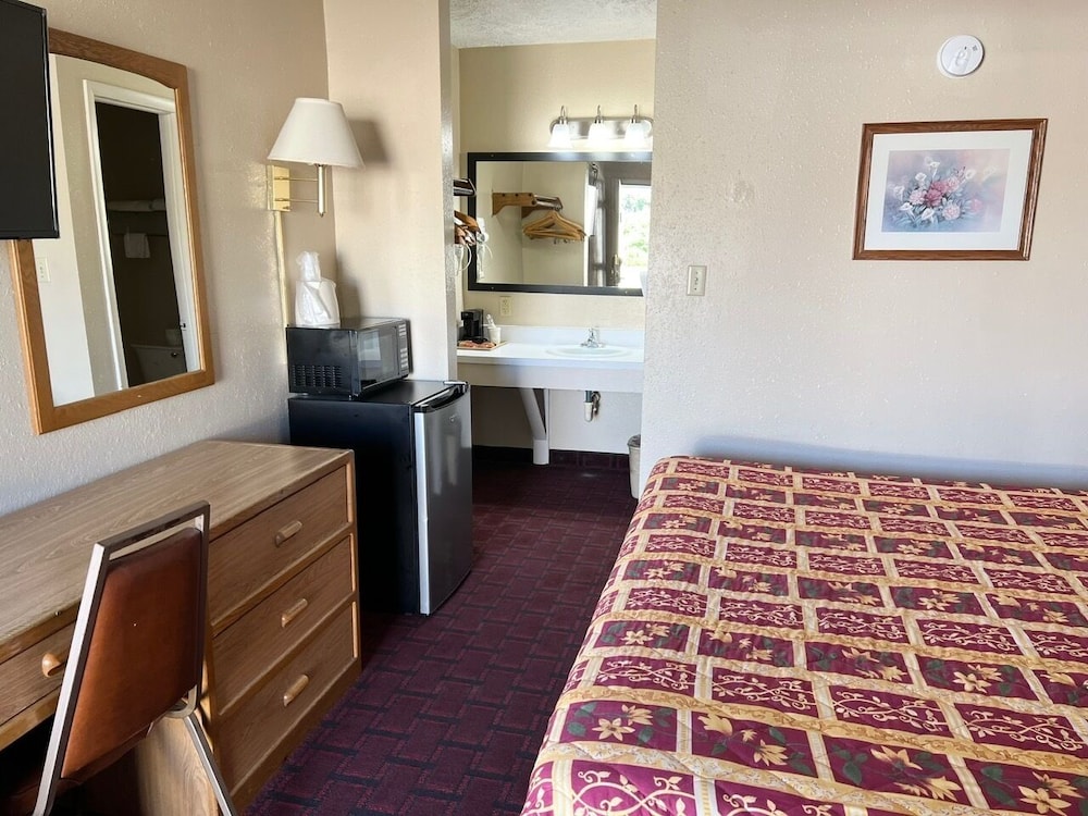 Economy Inn 28/45