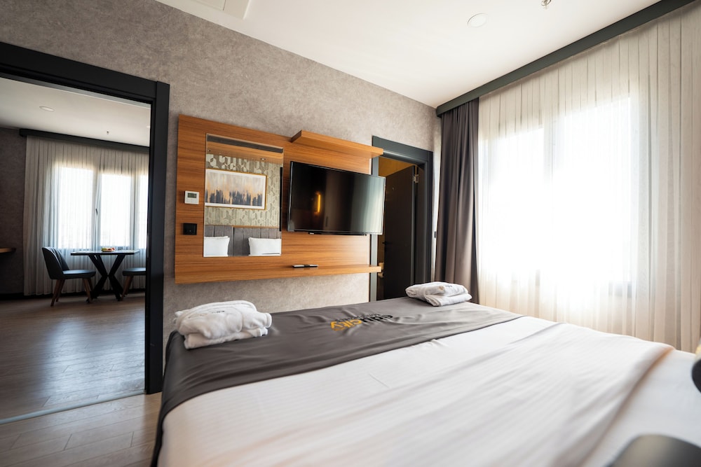 Educity Suit & Hotels 13/50