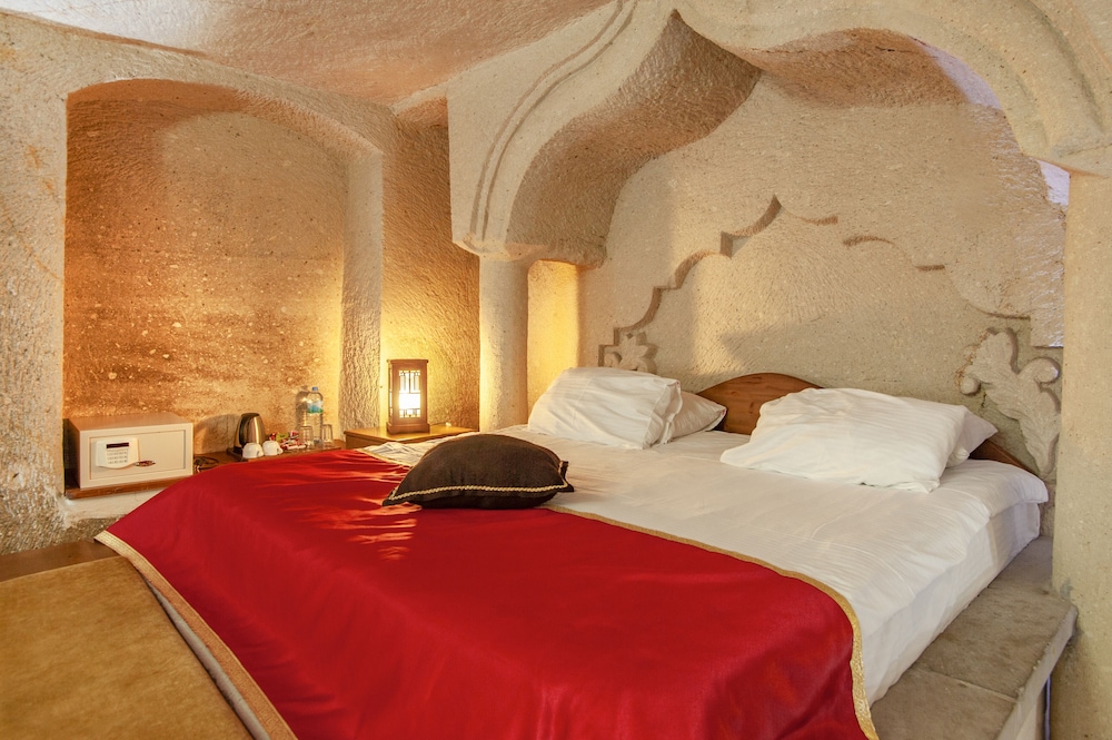 Ottoman Cave Suites 19/77